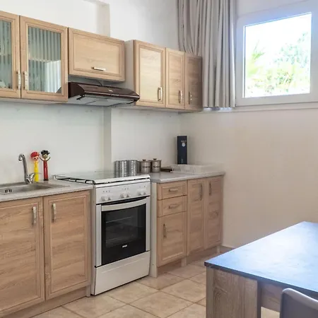 Daphne's Tropical House Rhodes בית נופש