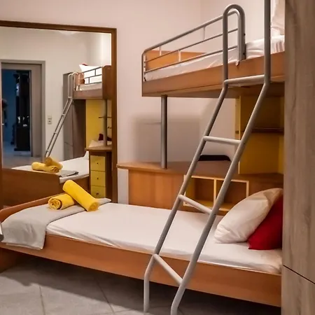 Daphne's Tropical House Rhodes بيت للعطل